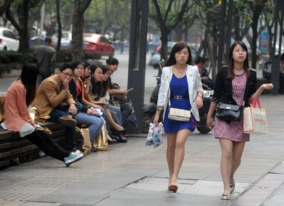 女子做彩超时陌生男子闯入